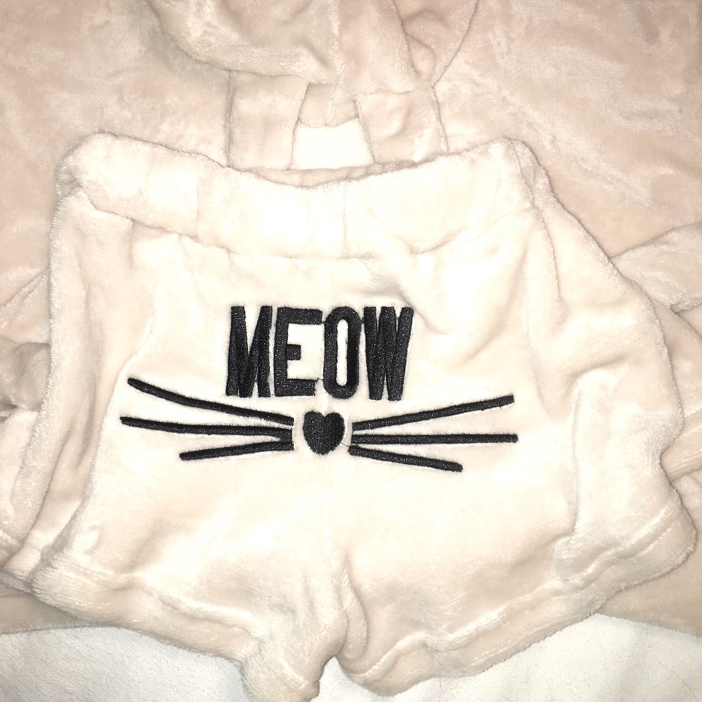 2 Piece Shorts & Top Pullover Set * Very Soft & Fuzzy! 🐈🐈